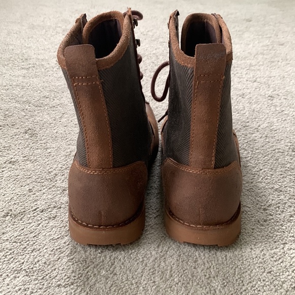 UGG Montgomry Boot - Picture 5 of 15